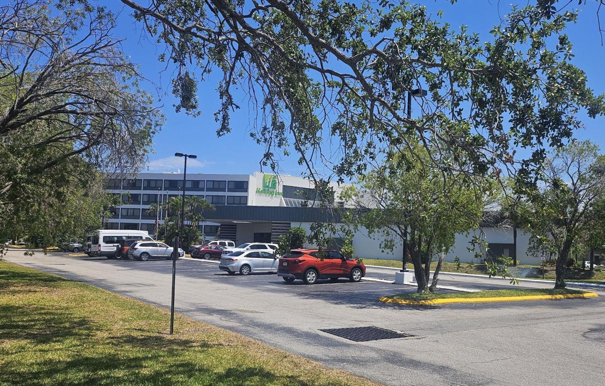 Holiday Inn St. Petersburg N - Clearwater, An Ihg Hotel Exterior photo